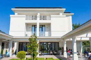 Гостиница J'adore Boutique Hotel  Лугож